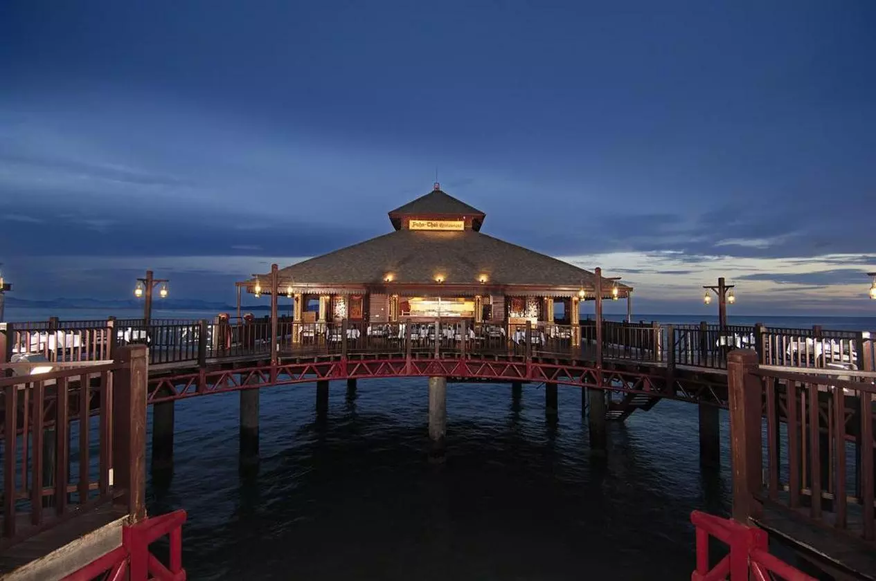 BERJAYABEACHREOST_SHABAVIZ (8).jpg